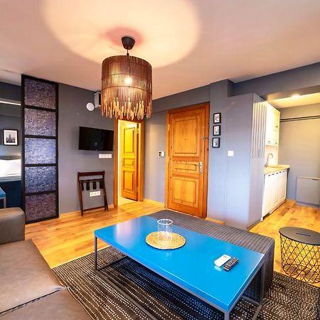 Bguest Pera Suites Istanbul Exterior photo