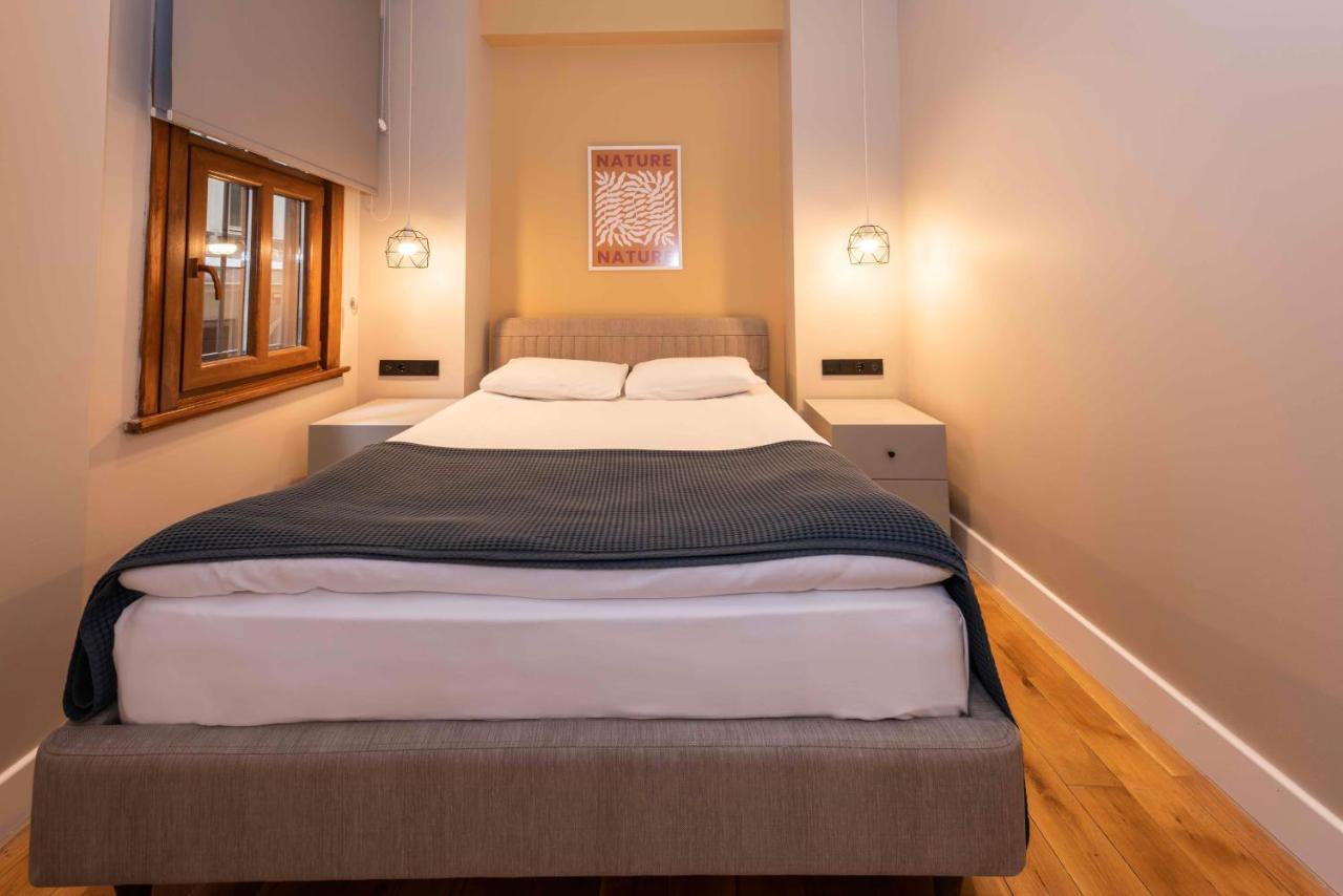 Bguest Pera Suites Istanbul Exterior photo