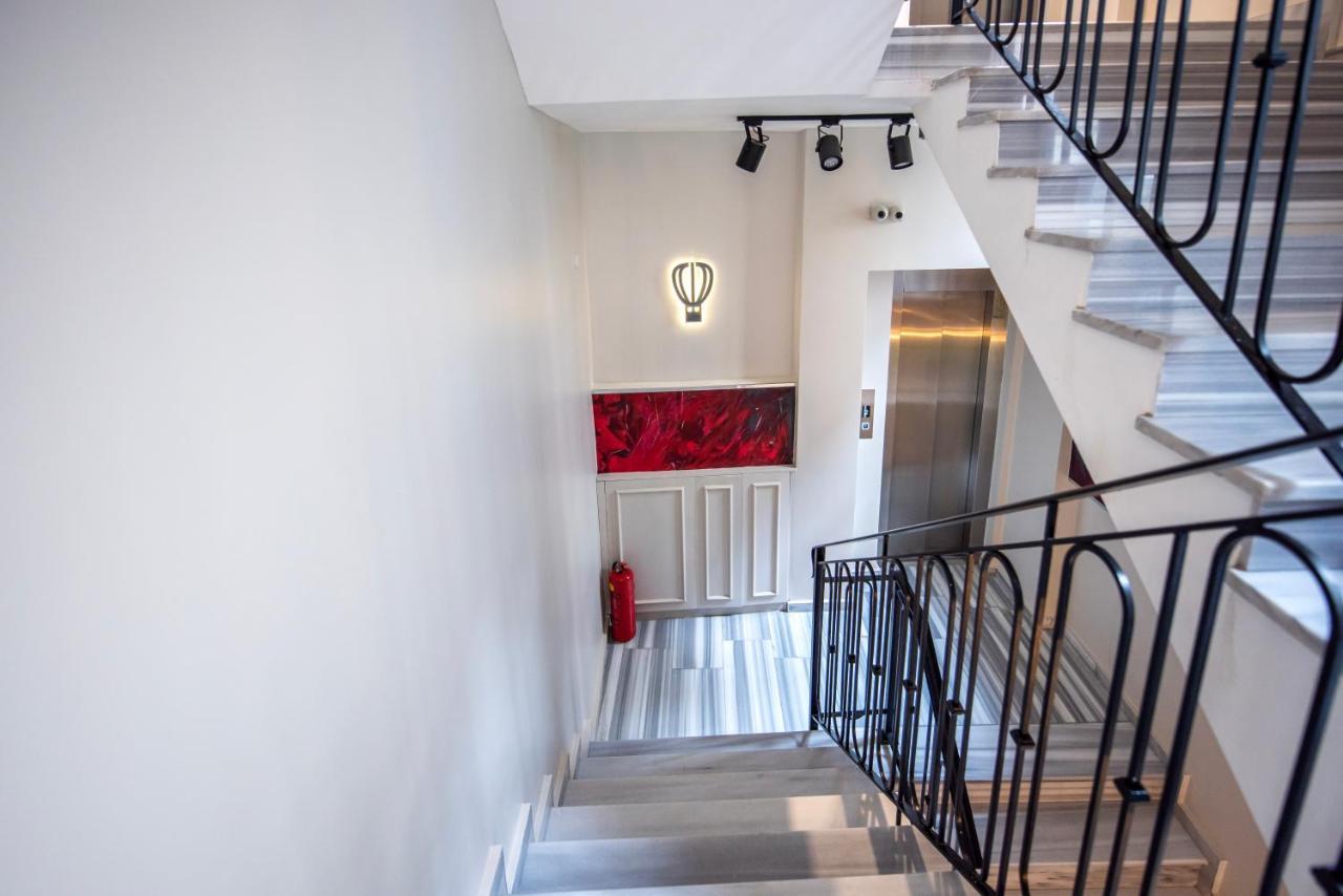 Bguest Pera Suites Istanbul Exterior photo